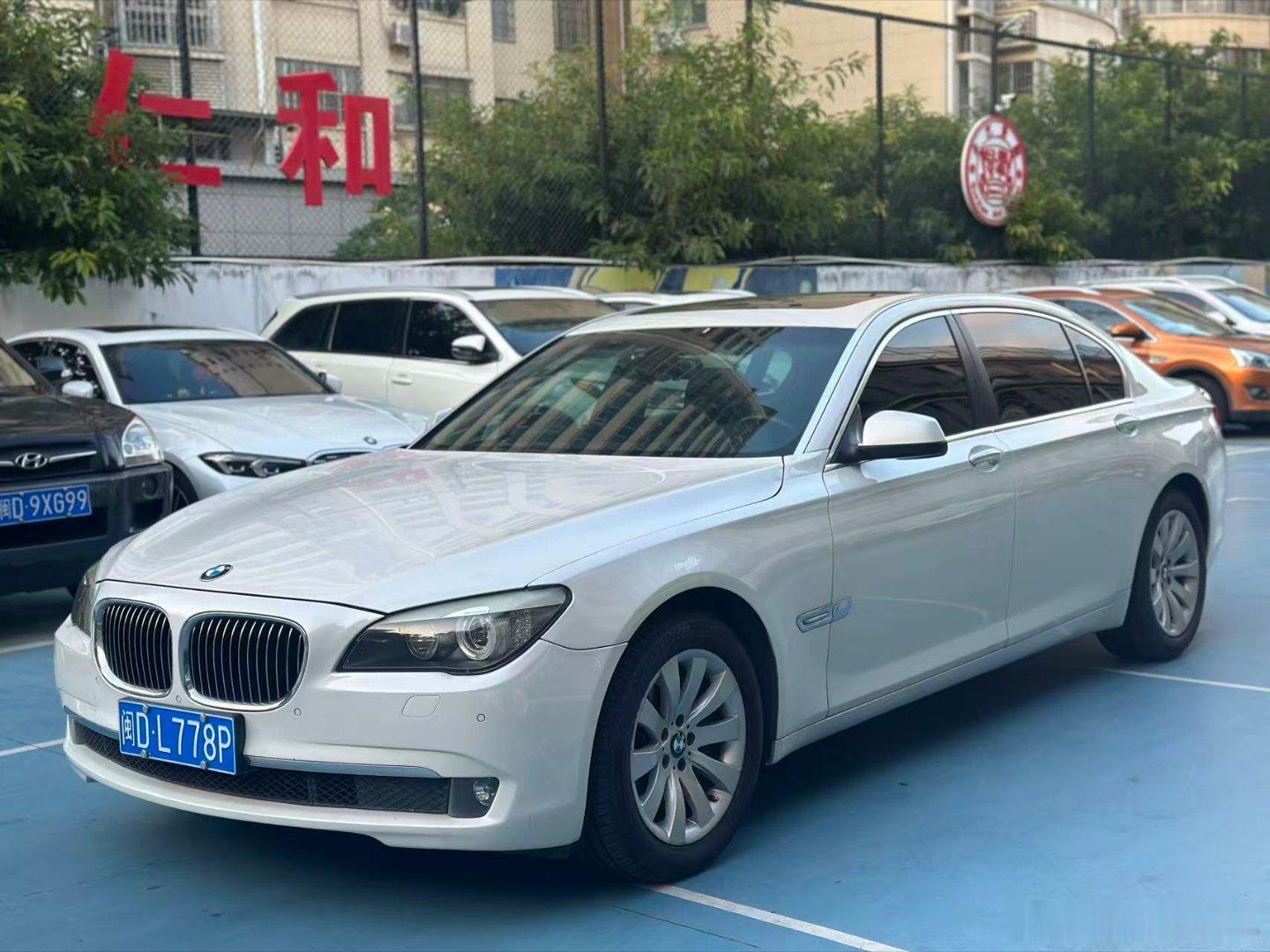 于恒二手车库5万多都能开上这代宝马740Li了2010年上牌的宝马74