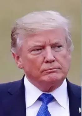 张兄是美籍华人，他是一家外资银行的高管。今天，我和张兄在一起吃午饭时，我问他对美