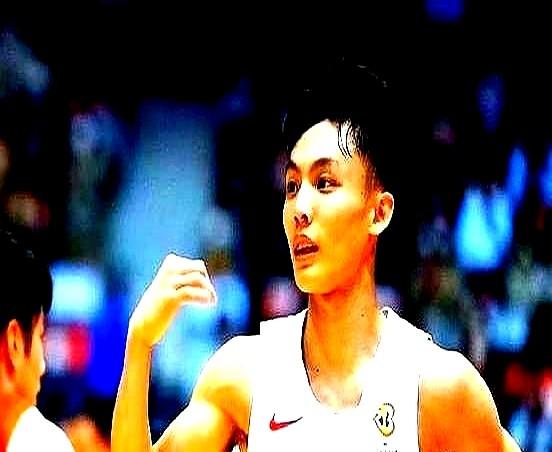 徐杰迫不及待！国家队没选他这口气还没顺过来，他就扭头在网上发文，说要带队打好接下