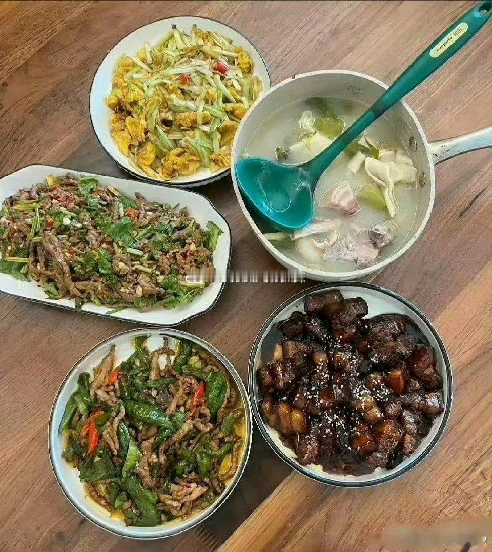 一个是妈妈做的饭一个是婆婆做的饭这差距…