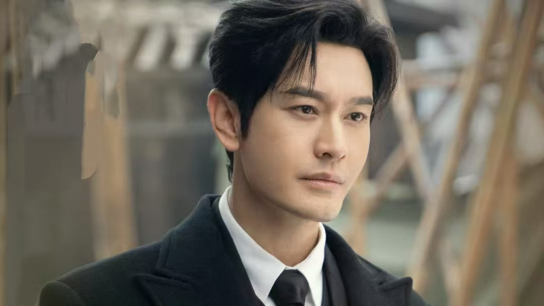 电视剧《潜渊》开播，为何有爆款潜质？由黄晓明、张佳宁主演的抗日谍战剧《潜渊》今