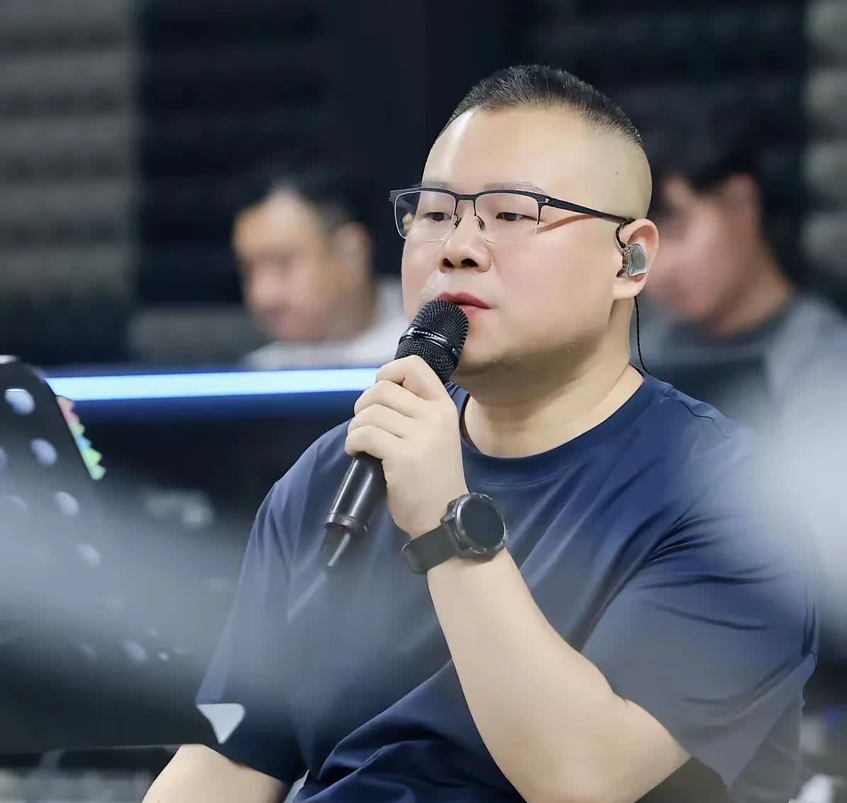 岳云鹏喜欢唱就“非要唱”，票价比刀郎演唱会还高。刀郎大多是原创，还有