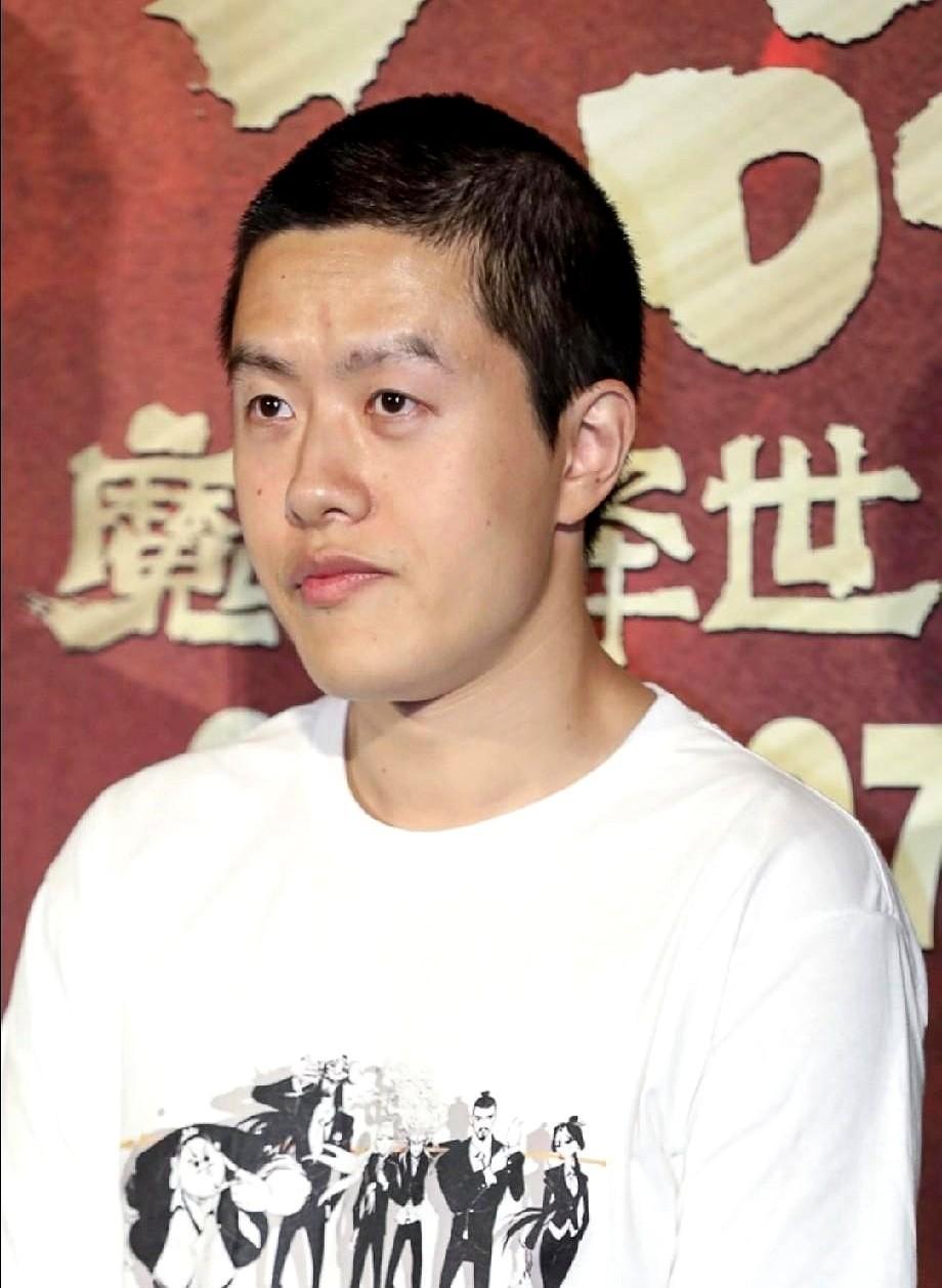 饺子导演不上领奖台的真相，藏不住了！《哪吒》爆火后，这位大神却很少凑颁奖热闹