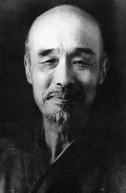 弘一法师有一段话引人深思：“劝不动，拦不住，那就是命。但凡一个人拼死不听劝，那