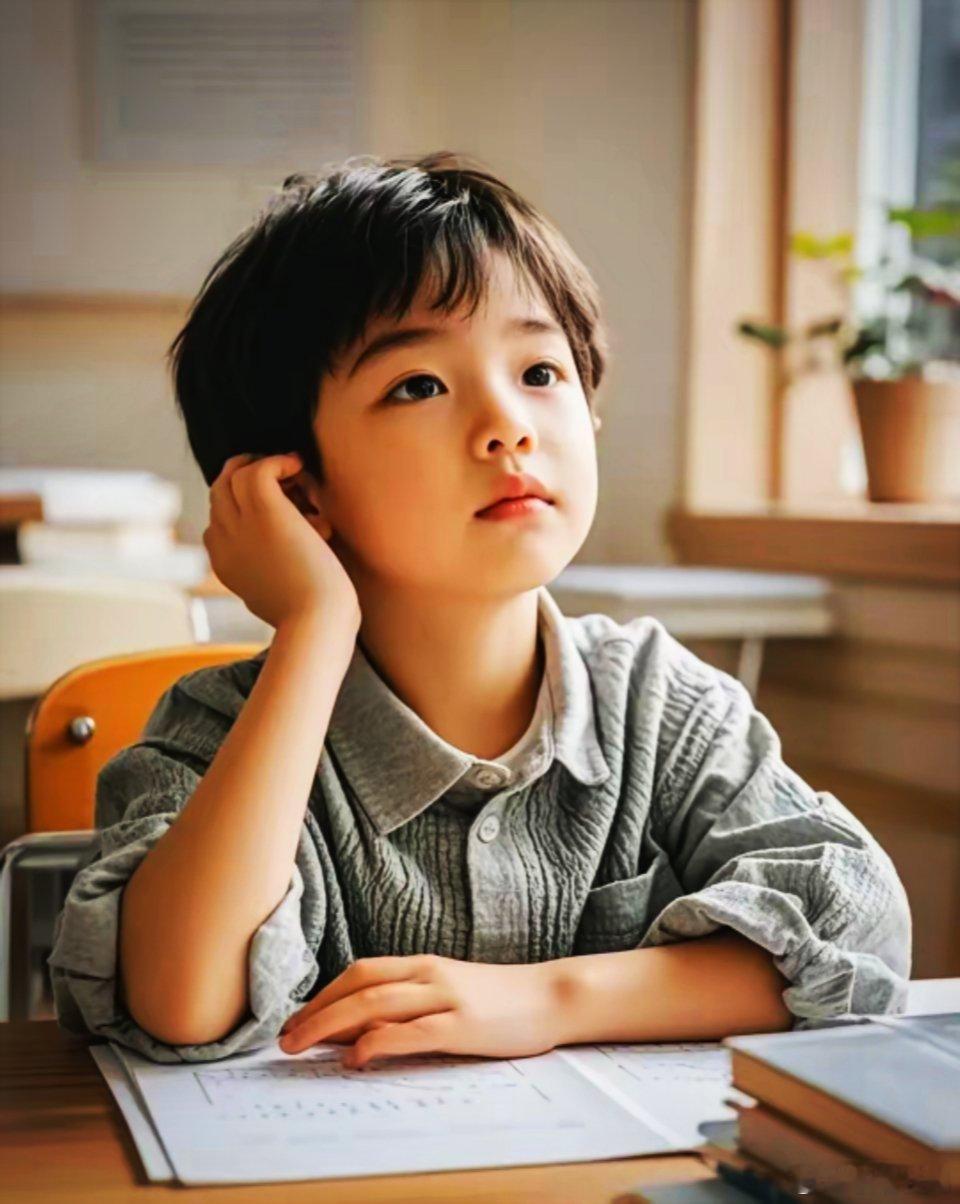上台讲话，你可以试试这些金句。1.一砖一瓦慢慢用力，一针一线久久为功。2.挺立潮
