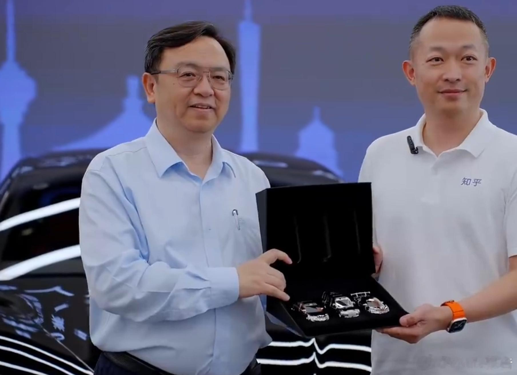 知乎创始人周源成仰望U7车主6月29日，据仰望汽车官方信息，知乎创始人周源成为仰