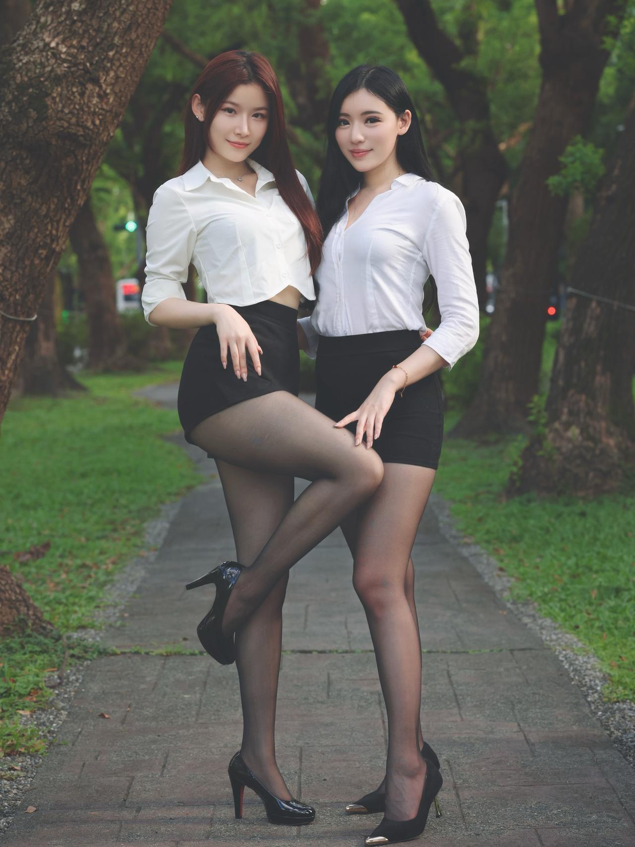 黑丝闺蜜画报，双倍养眼！MD:Kiki紫唏@kiki_hsieh@yir
