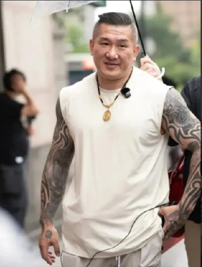 终于搞清楚了为啥馆长深圳行的热度不如上海原因很简单，明眼人都看得出来这跟深