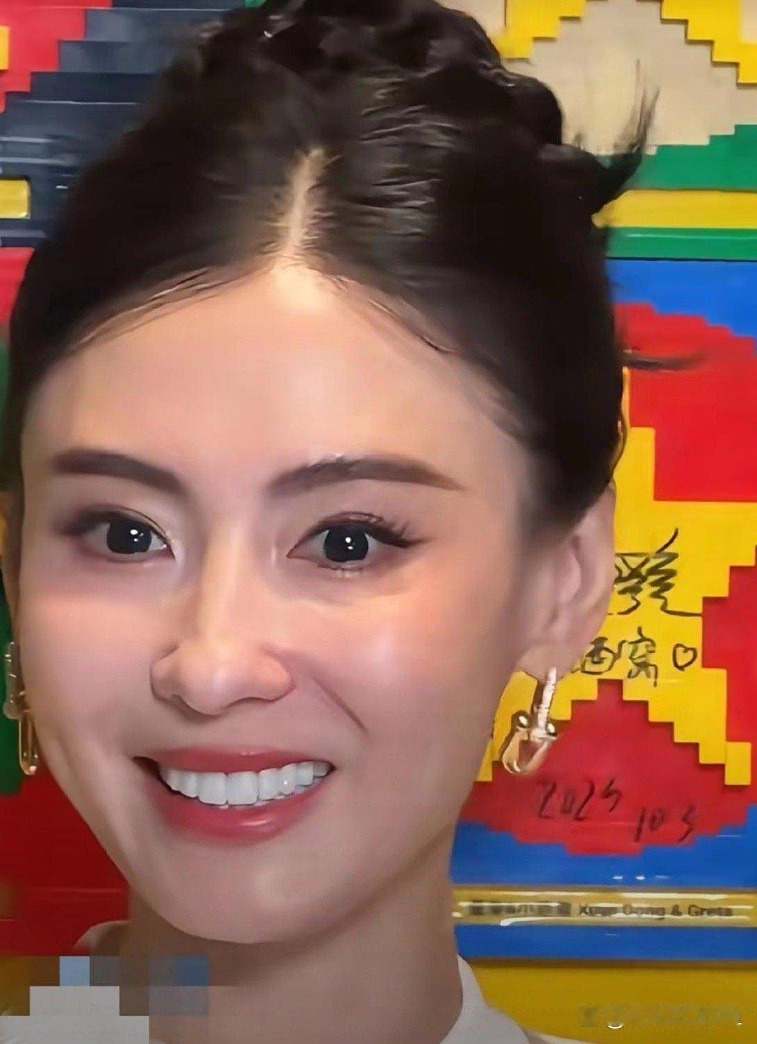 张柏芝的真实状态也太能打了！无滤镜下依旧亮眼，状态在线，尽显原生美感～