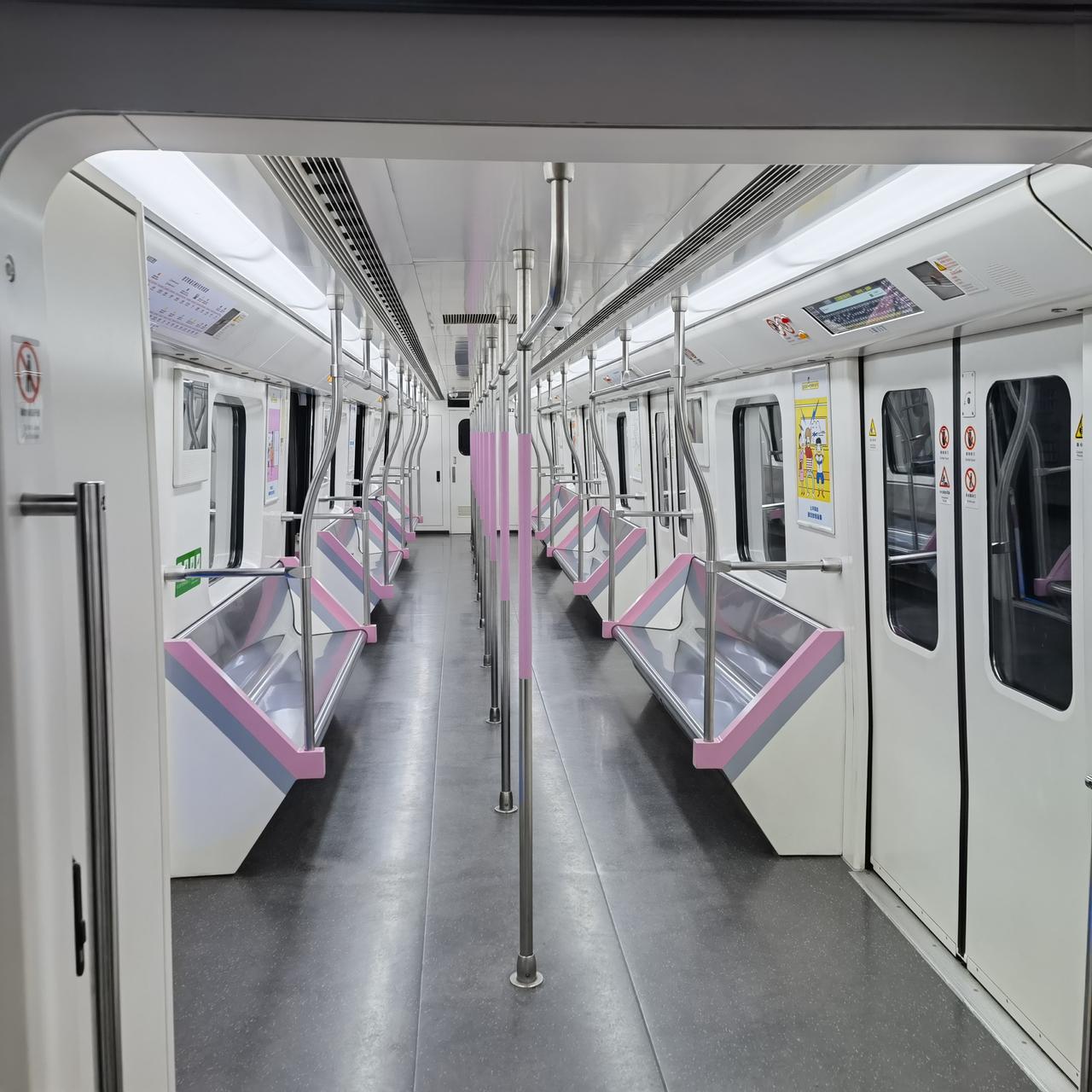 平时座无虚席的武汉地铁二号线过年期间居然满席待坐！这充分说明武汉是一座人口净流入