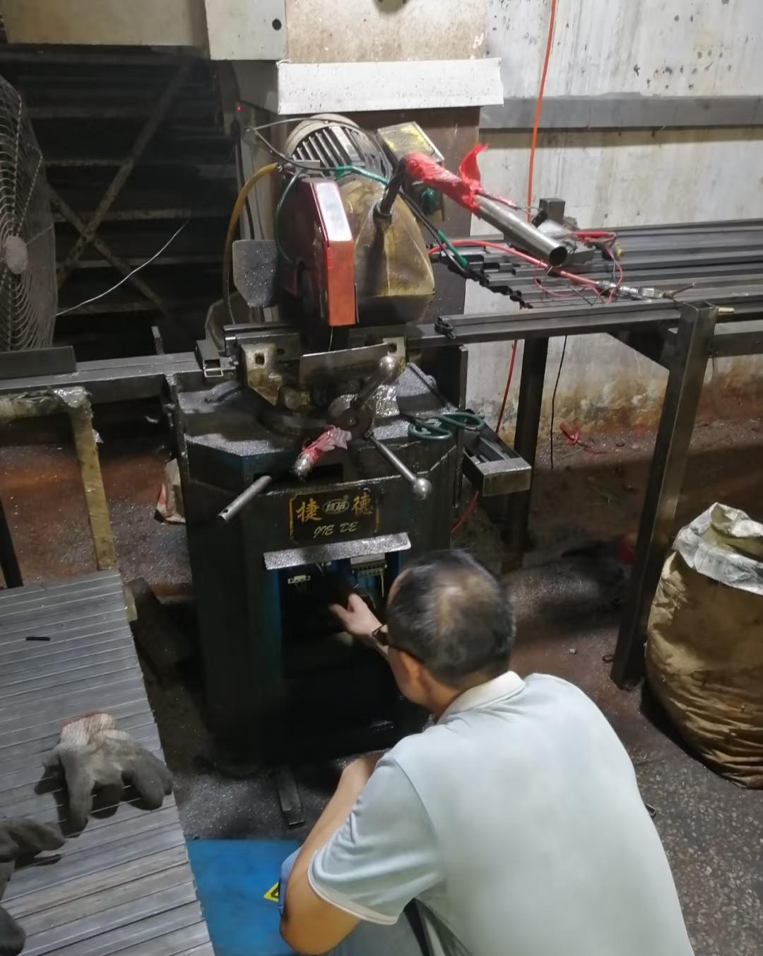 7500元一月招一个高级技术员能招到吗？所谓要求就是（1）精通烧焊，什么电焊、氩