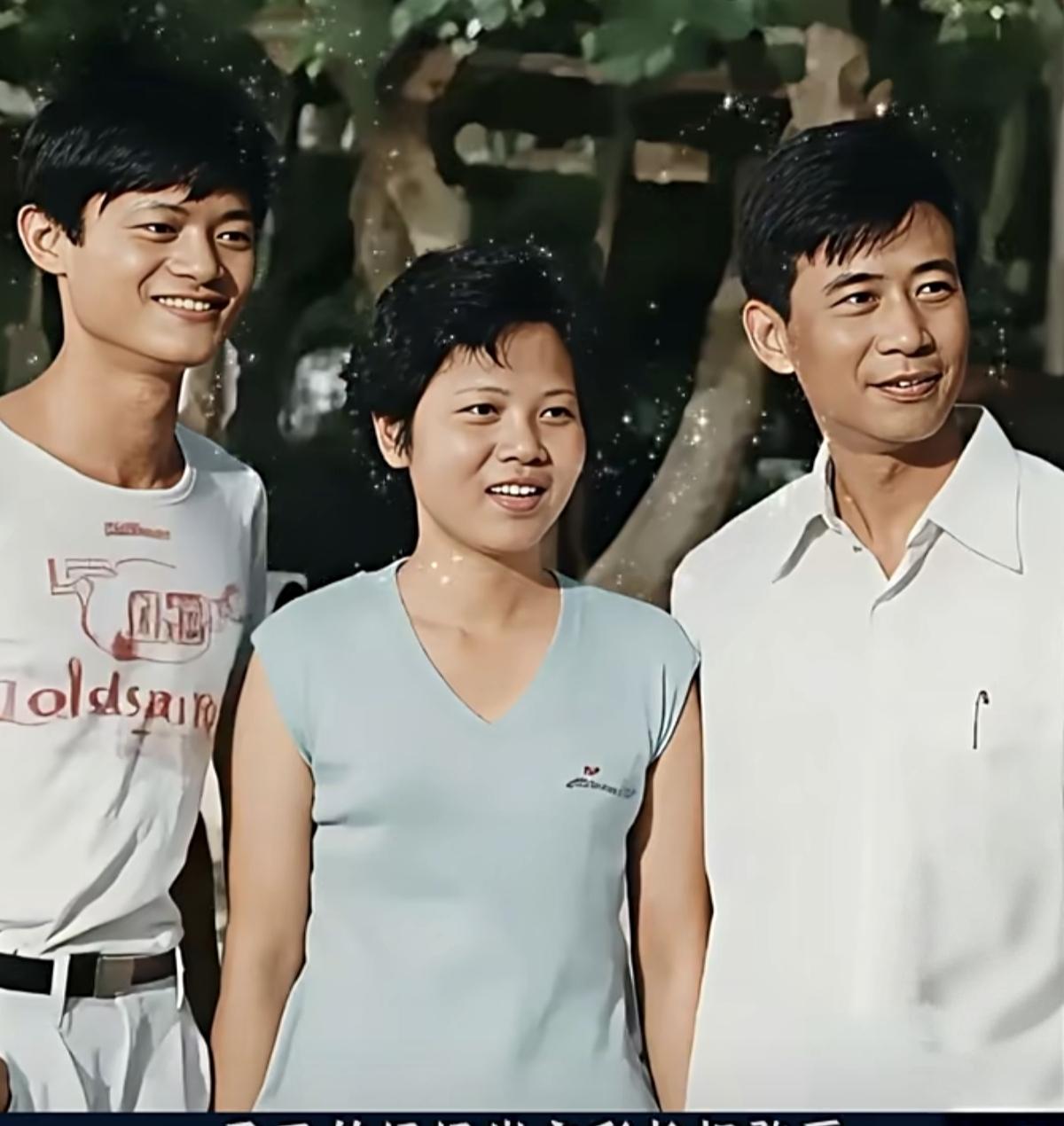 马云的爸爸英俊又潇洒，马云的妈妈漂亮又大方，怎么会生出马云这样一个长相奇特的儿子
