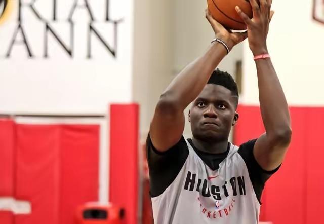 卡佩拉确实年龄大了，饼都吃不下了火箭逆转马刺，卡佩拉替补上场12分钟，投篮3