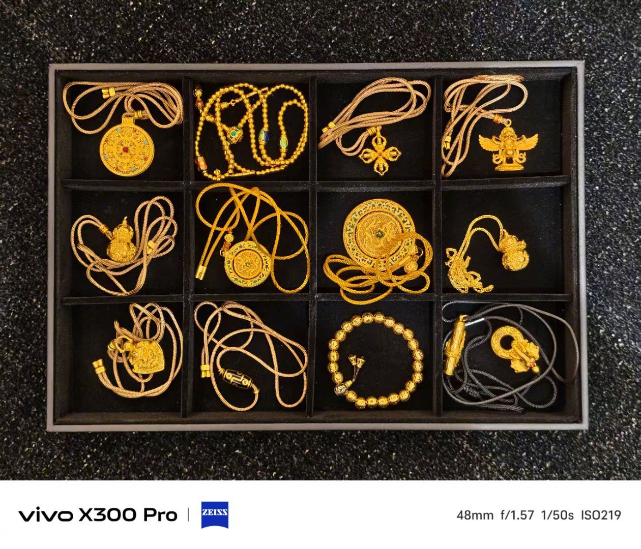 今年是故宫建院百年，受周大福邀请今天出发苏州品鉴周大福故宫全新系列发布，戴哪款