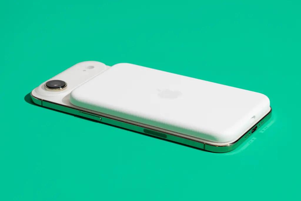 苹果手机上市不久就降价十分罕见，而iPhoneAir却直接官降2000。证明这