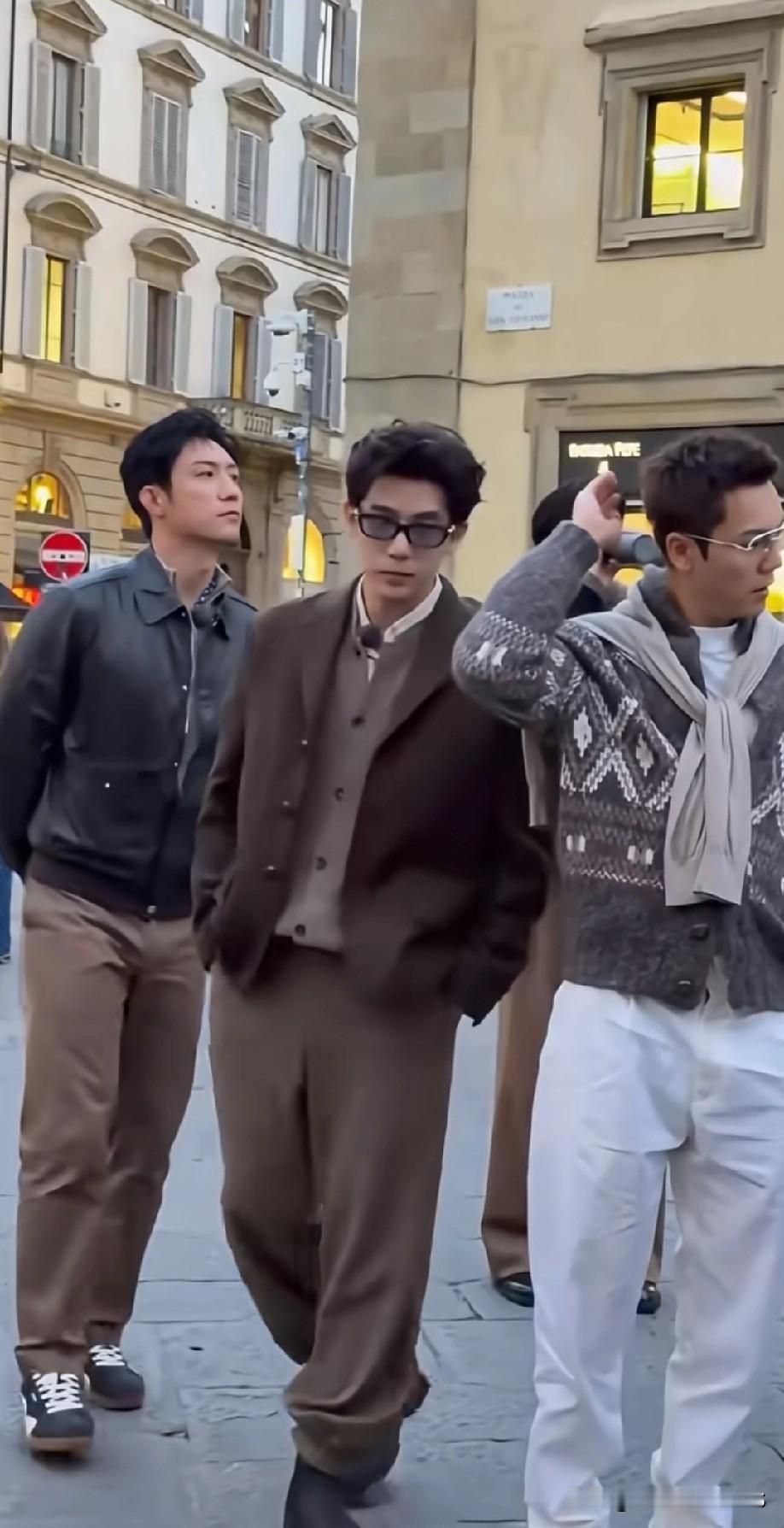 这场活动的男神含量简直爆表了！沈腾往那儿一站，喜剧魅力瞬间拉满，真不愧是长