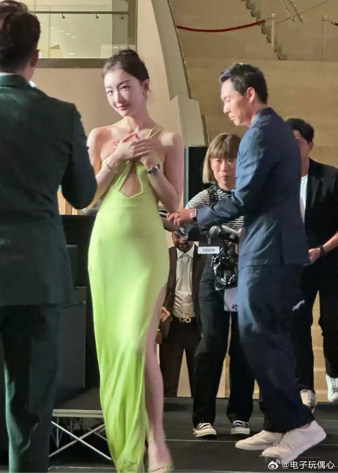 看到一张周冬雨生图，我终于get到她了