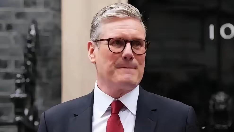 简直就是强盗！5月11日，英国首相斯塔默当着全球媒体的面，扔出一颗重磅炸弹：本周