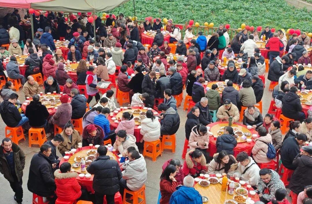农村大席的卫生条件欠佳，可为何很少有人吃坏肚子呢？婆婆最后一次帮厨是在姑婆家，