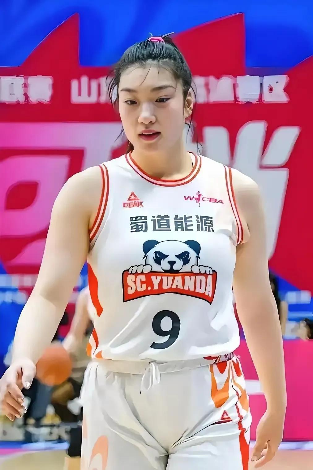 从全运会女篮的队伍组成看资本的力量。队伍中充满了铜臭气。全运会本来是检验各个省