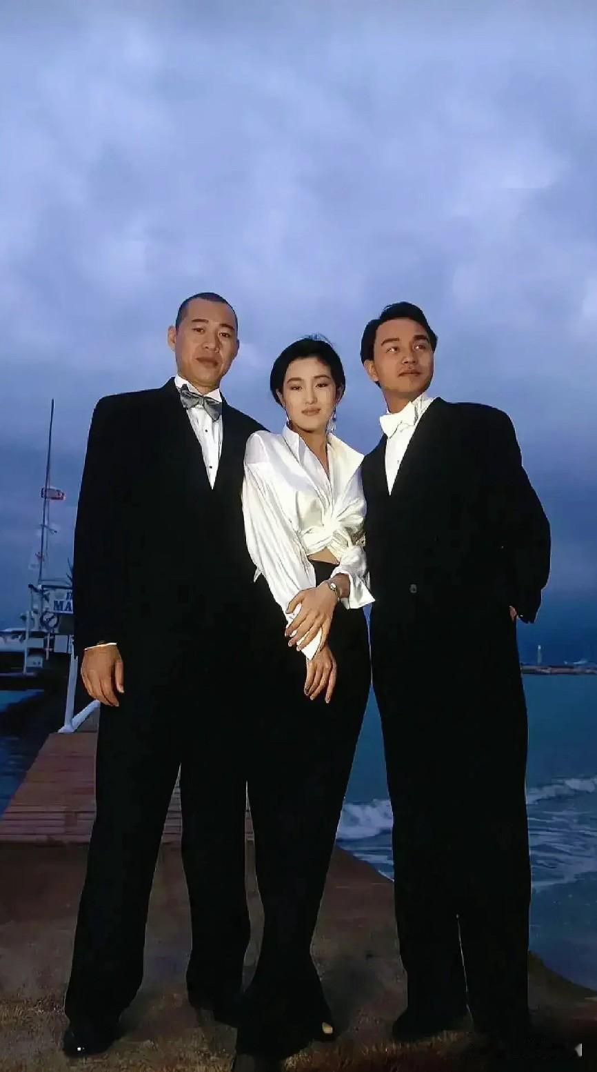 1993年是三位巨星首次一同出席戛纳电影节。三人统一正式礼服造型，两位男士身