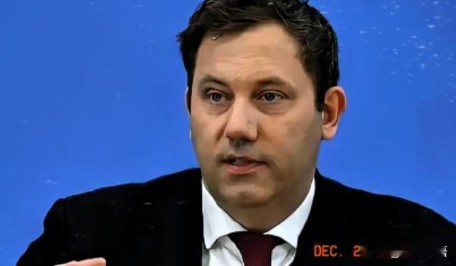 刚从中方访问回国的德国财政部长克林拜尔，在德国接受采访时警告说：我在中国已经亲眼