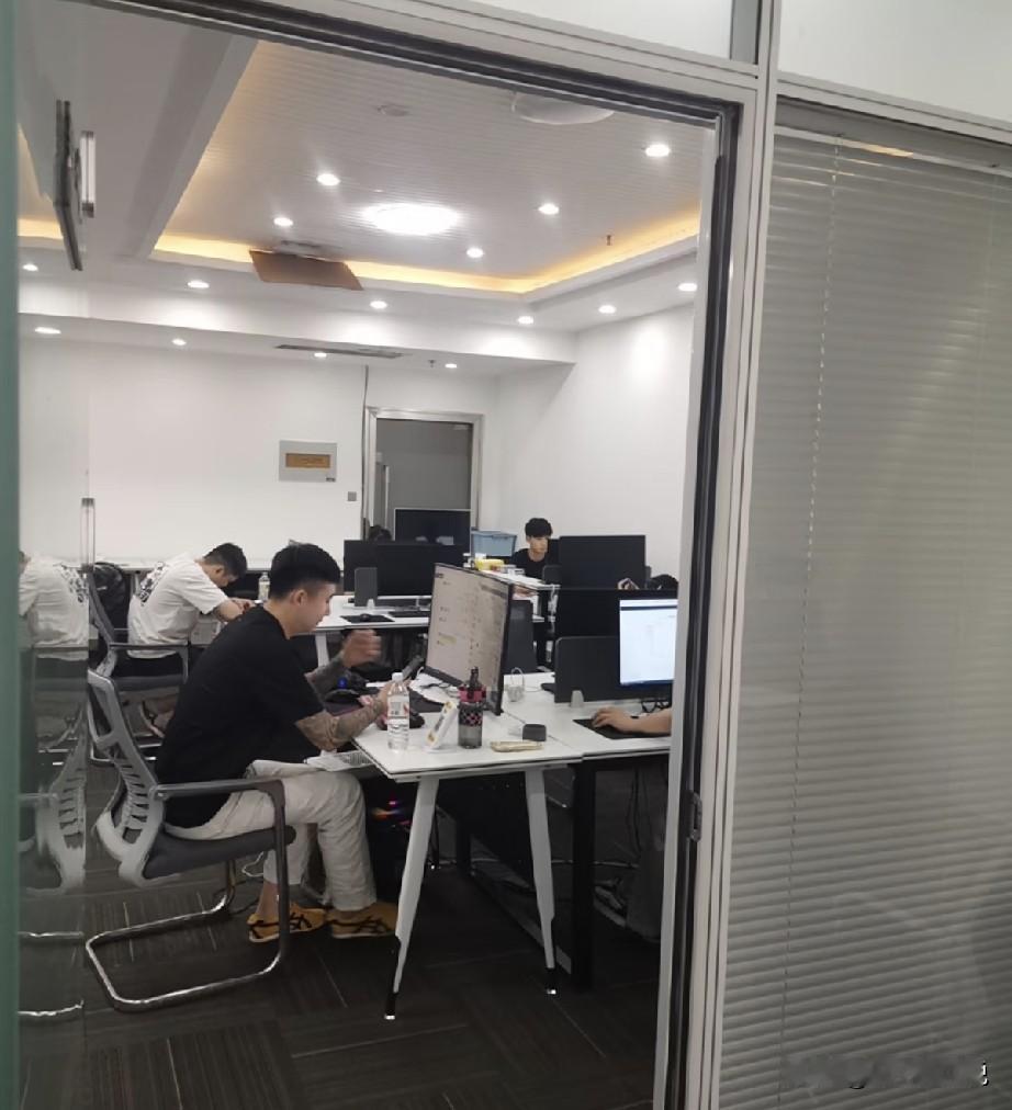 今天又被恶心了一把[捂脸哭]面试了一个33岁的候选人，用人部门对候选人还是比较认可