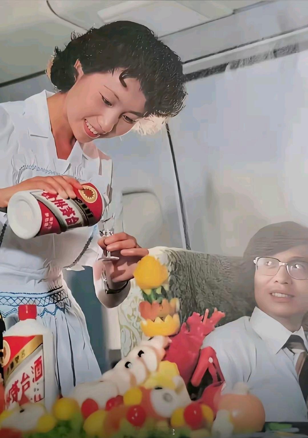 那时候茅台和可乐一个价，那会儿给人送礼上档次得送可乐和泡面，茅台属于不上档次的，