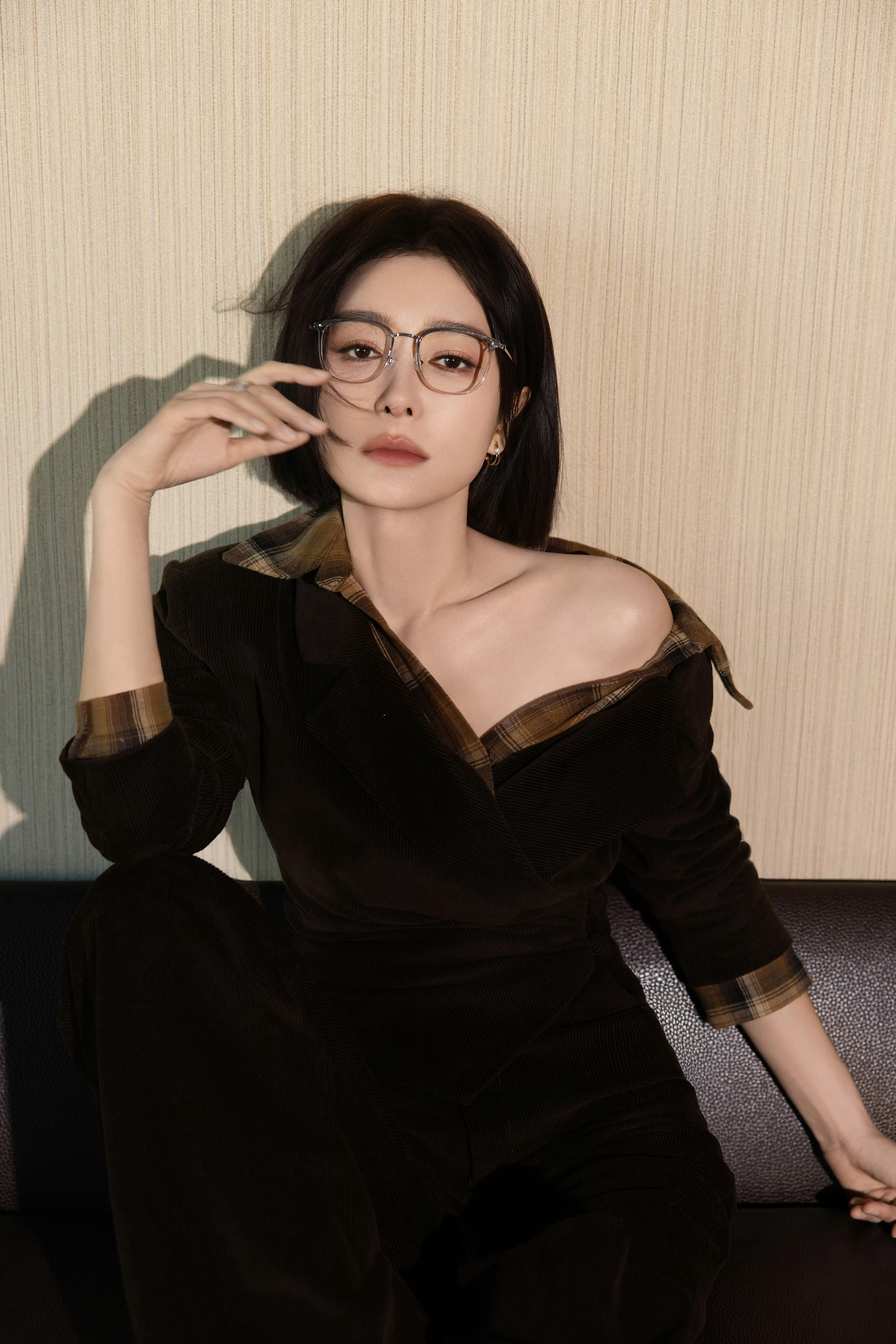 韵味十足的秦岚阿姨