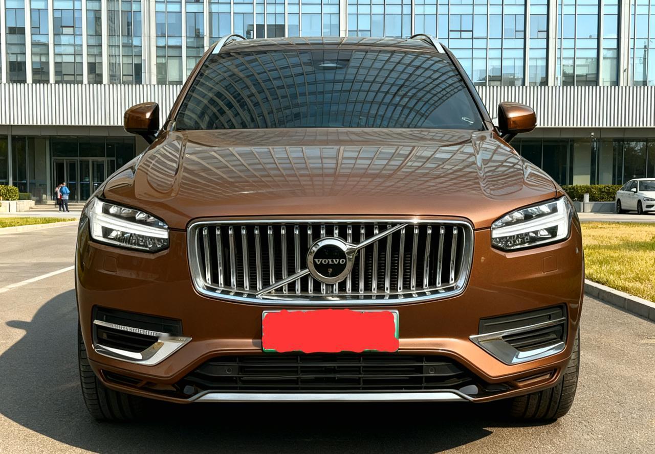 2.0T发动机。混合动力系统。保险费大约8600多。具体因保险优惠和情况而定。燃