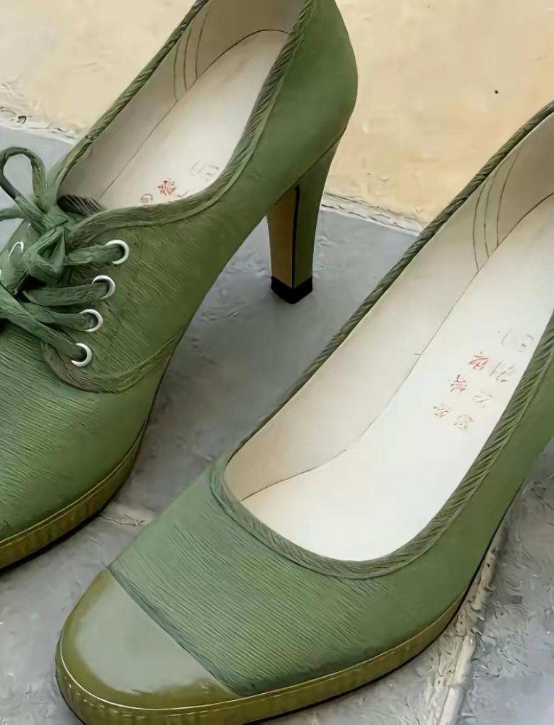 1万多的解放鞋高跟鞋，我直接看傻了谁懂啊！把解放鞋做成高跟鞋就算了，听说这双