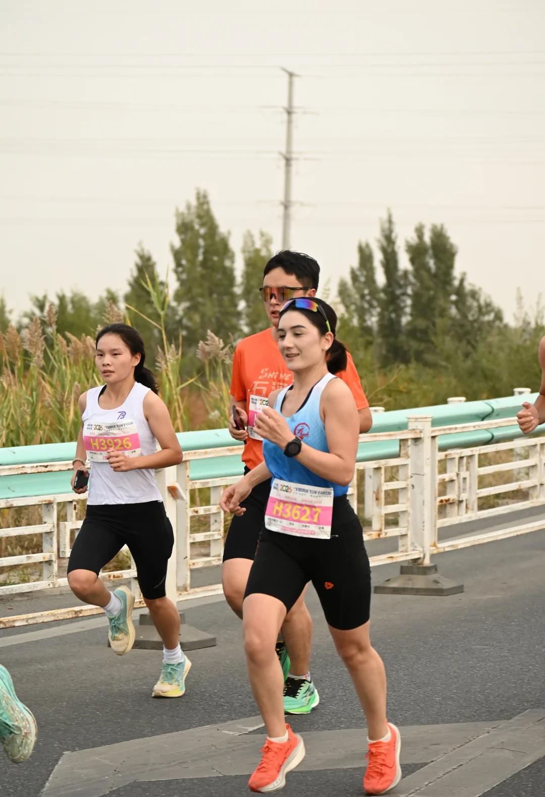 石河子马拉松再遇石河子半马，时隔两年，热爱不变，收获全新体验🏃‍♀️传递跑步