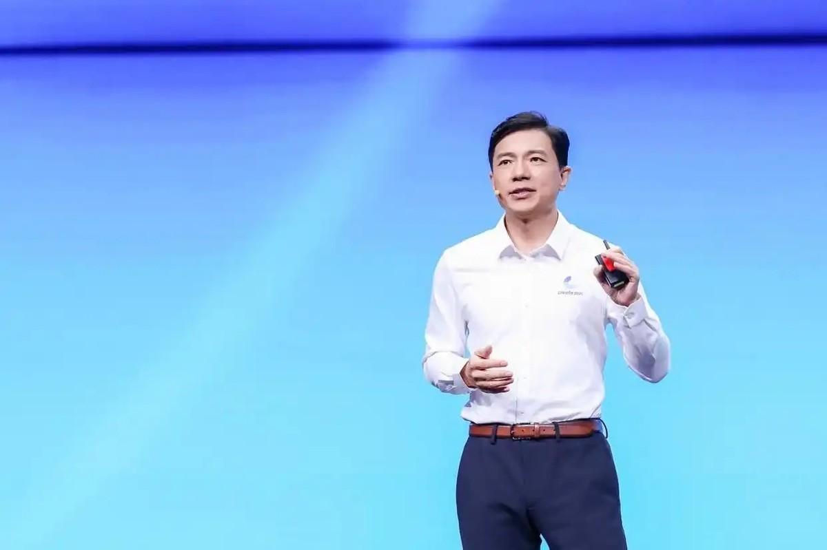 如果我今年想进AI赛道，我会毫不犹豫选百度最近我表弟跑来问我：“我想做AI，