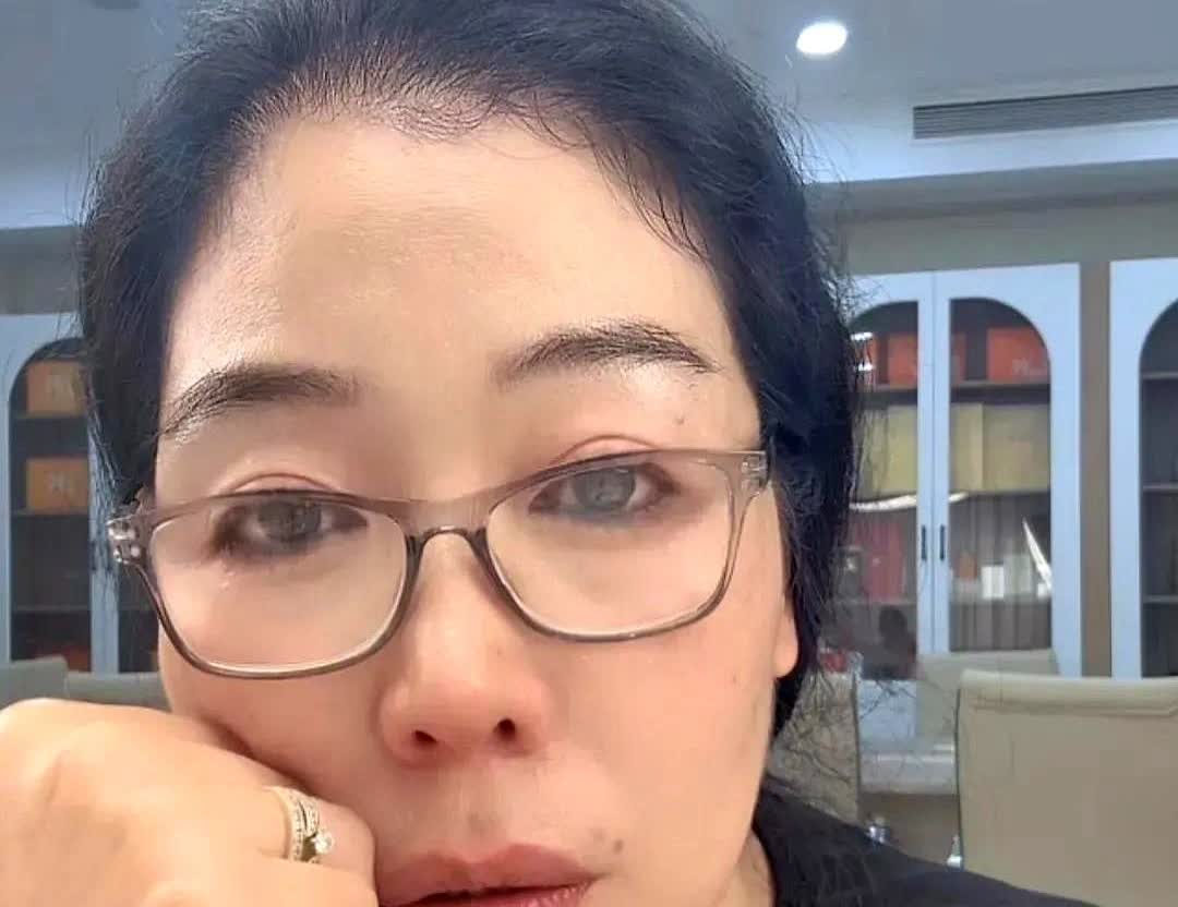 安娴一家在美国:安娴终于坦白了，公开回应妈妈的病情大家都知道安娴最近回国