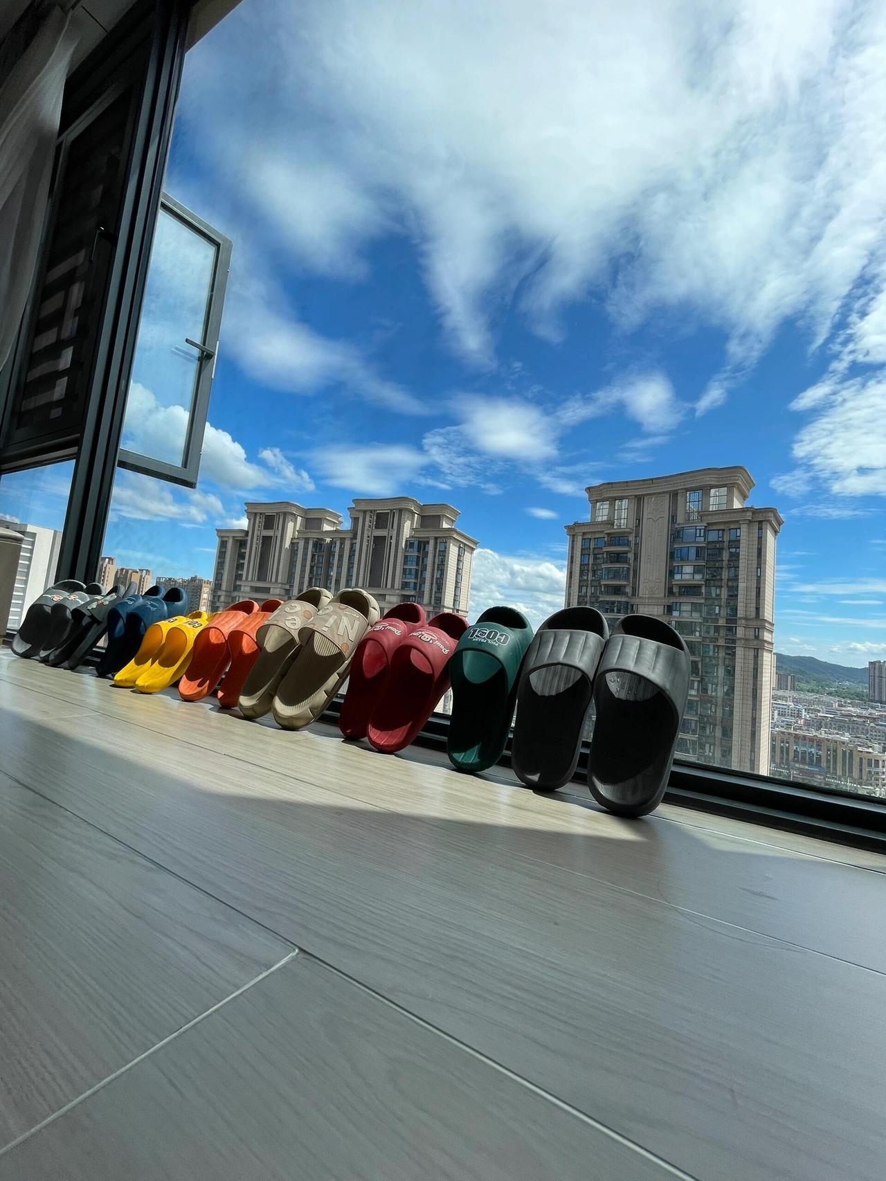 有人说，家里一尘不染是洁癖，我却觉得，那是热爱生活最直接的样子。坐标成都，屋