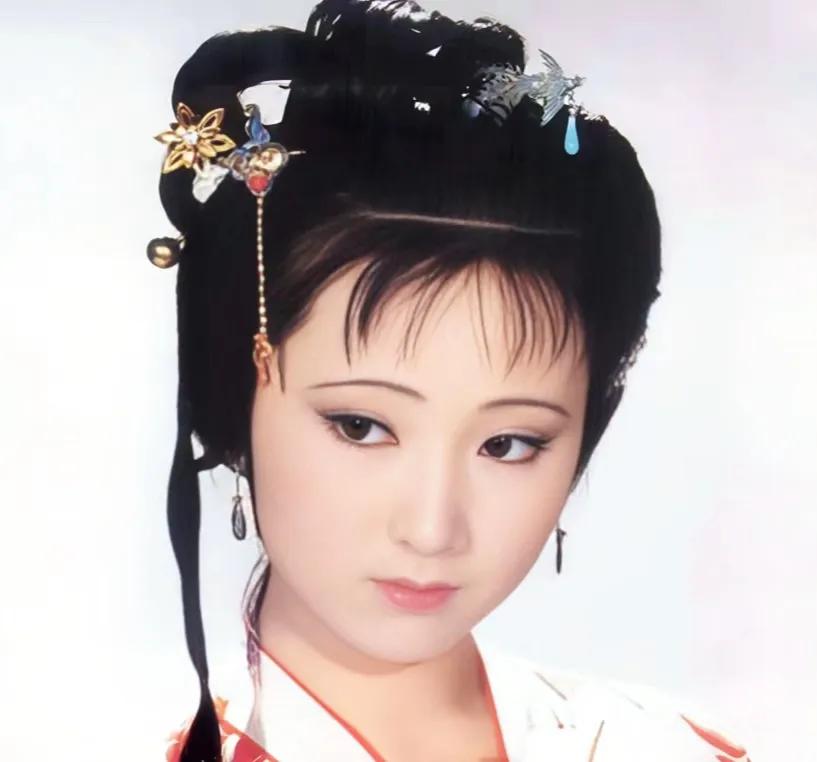 林黛玉500个原型第二解：真假寡妇两母女黛玉的第三第四个原型，是从她容貌描写“
