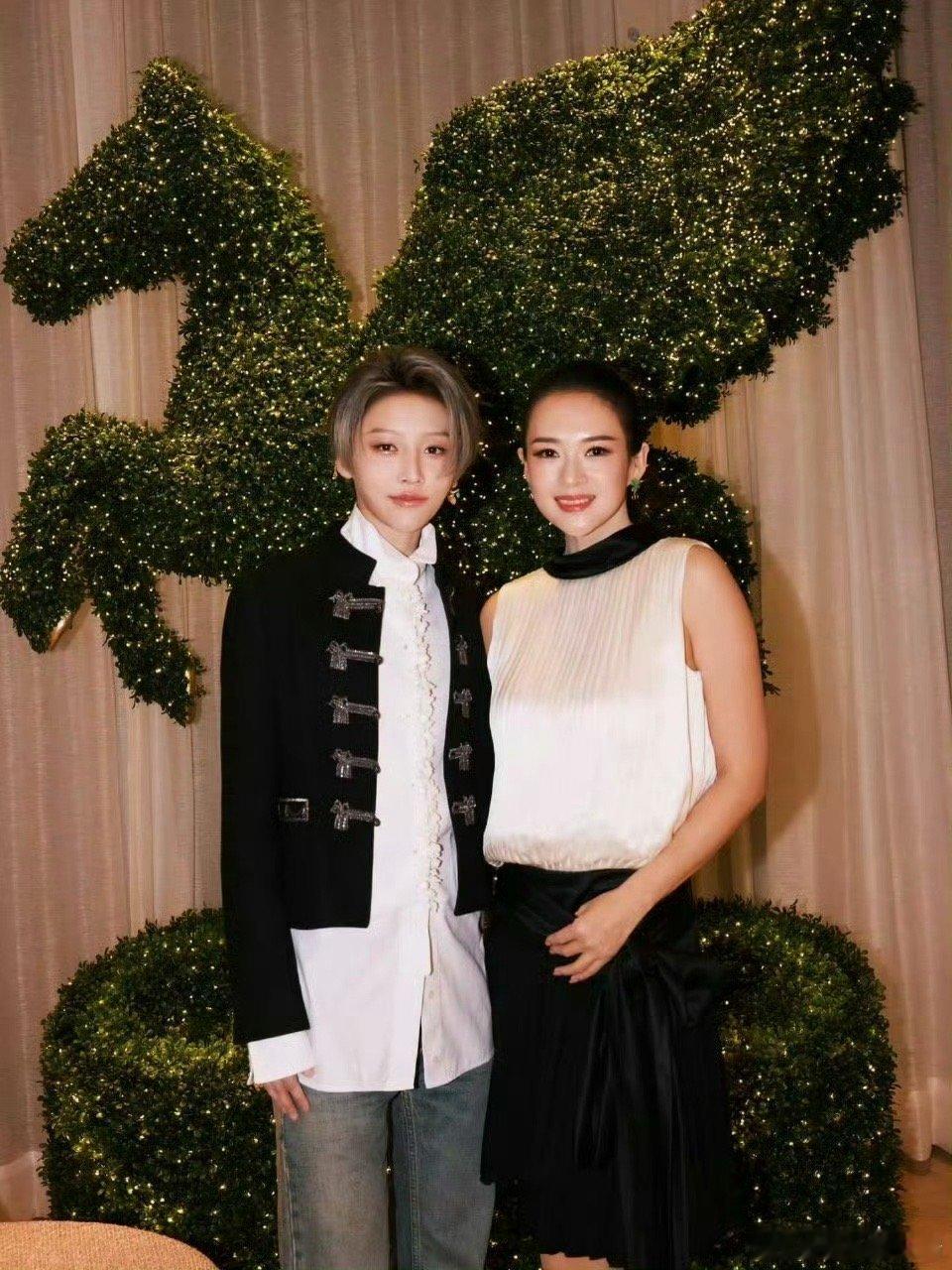 刘雨昕、章子怡合照🈶️第一眼看到谁