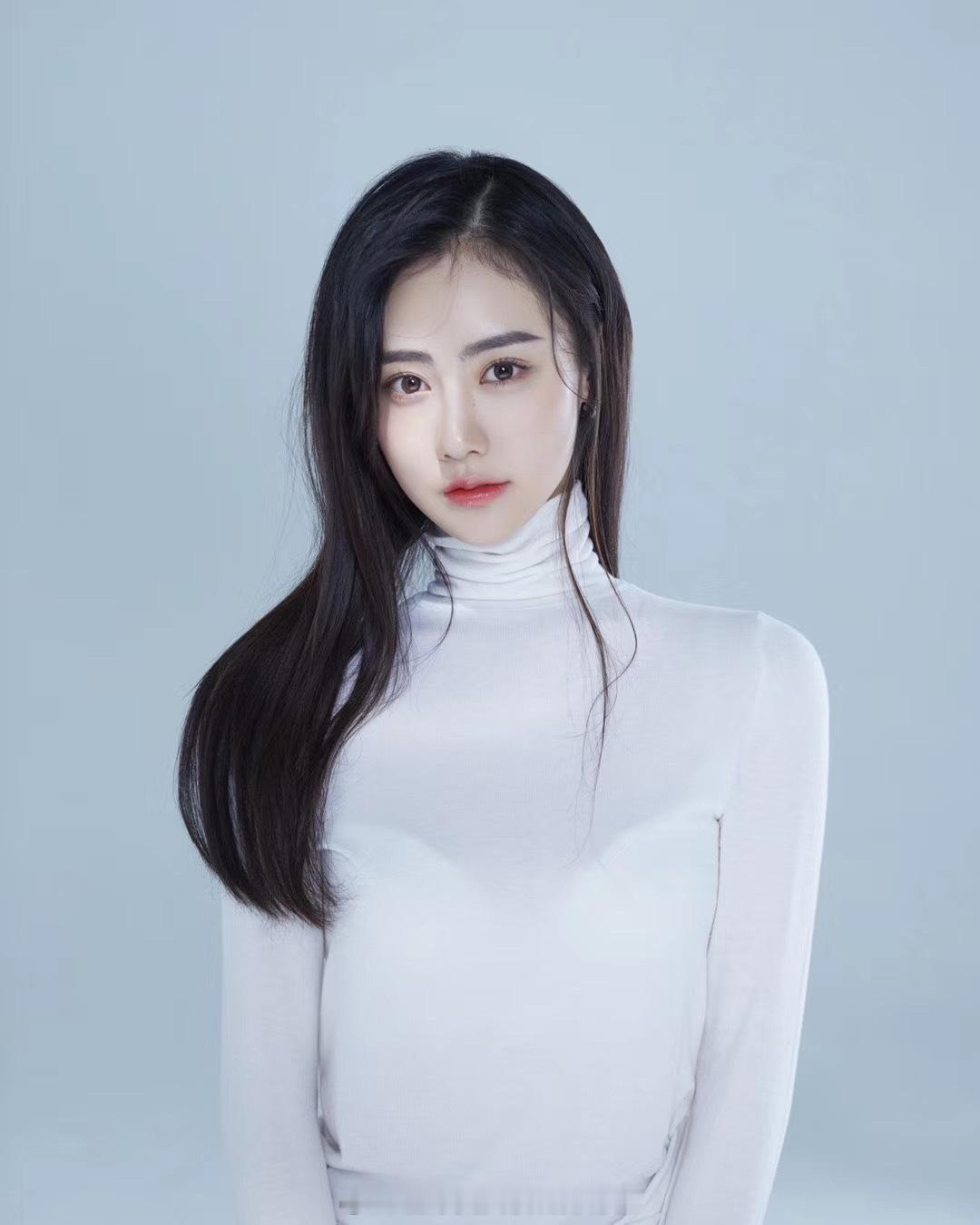 这样清秀的姑娘谁不喜欢[比心]​​​