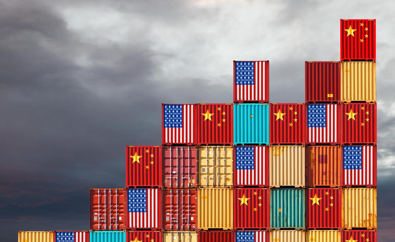 李嘉诚的“港口梦”已经不是碎了，是被直接碾成了粉末！北京这次彻底摊牌：中远海运必