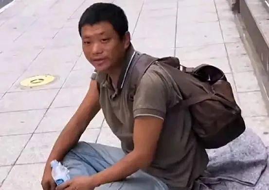 我不配回中国，没脸见人”，他流落巴西街头，靠乞讨为生“我不配回中国，没脸见