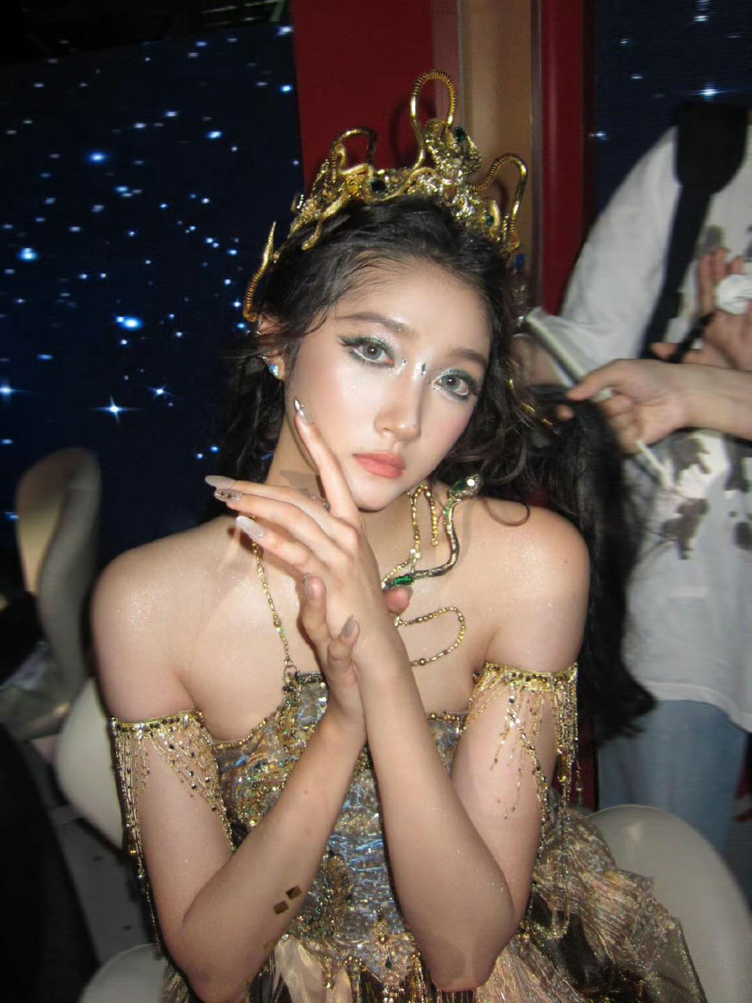 关晓彤权威蛇塑如此成功！这个妆容造型真的厉害了！​​​