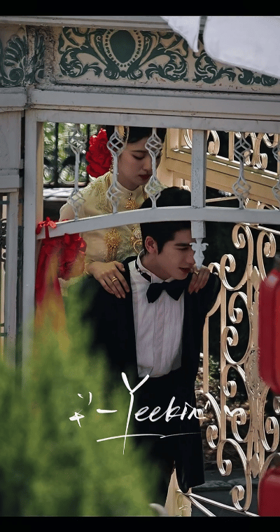 张凌赫背王楚然的路透太好笑了哈哈哈哈哈哈哈哈，这是什么雷霆姿势