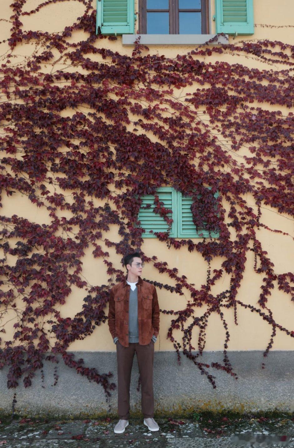 陈伟霆分享了一组图片～“隔空投送一组游玩照🔘接收🔘不能拒绝”