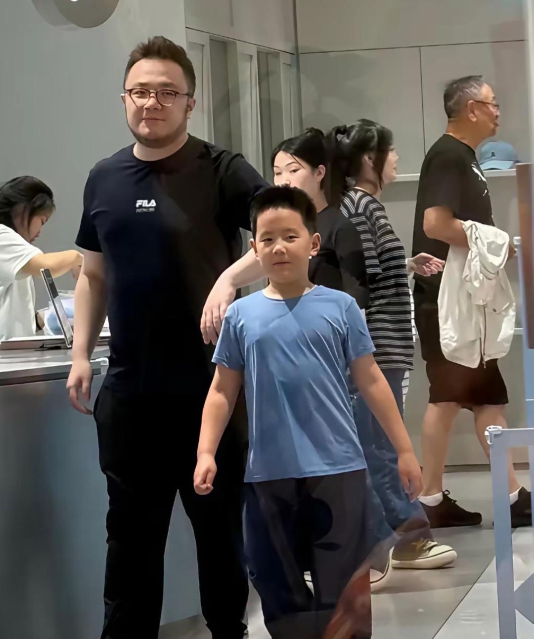 他才6岁，却把宋丹丹迷得神魂颠倒，天天晒、月月晒，全网都知道这孩子是个“天才画手