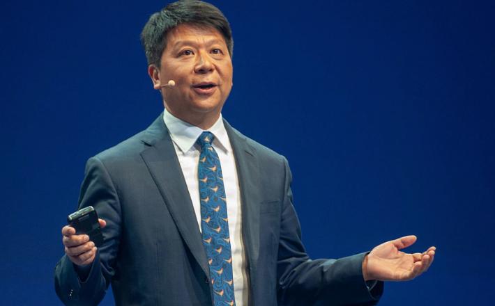 郭平：华为ICT的目标是成为英伟达 据媒体报道，近期华为高管郭平在谈及“未来