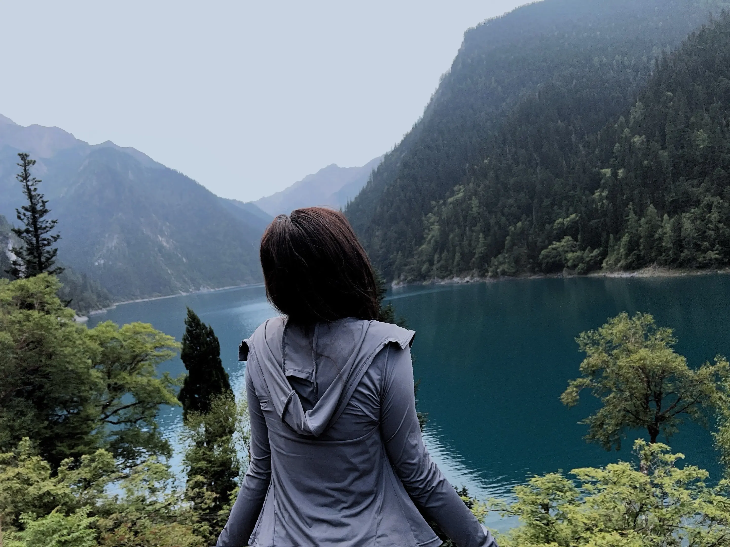 人总是在断断续续的联系中断的干干净净！