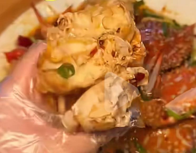 还好这个事情发生在了三亚为游客来海南三亚旅游坐车的时候，顺便问了司机附近有哪家