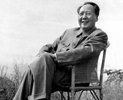 毛主席在延安住了13年。为什么后来他再也没有回去？我不想，我不能。1935年，