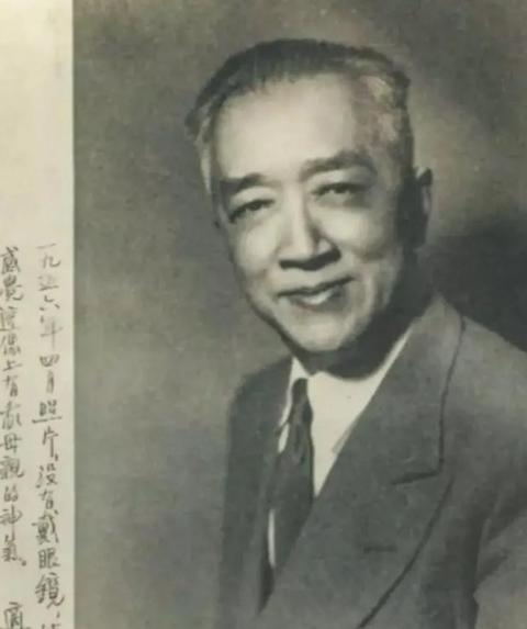 1958年，毛主席的《蝶恋花》受到了许多文人雅士的追捧，可当胡适看到后却在日记本