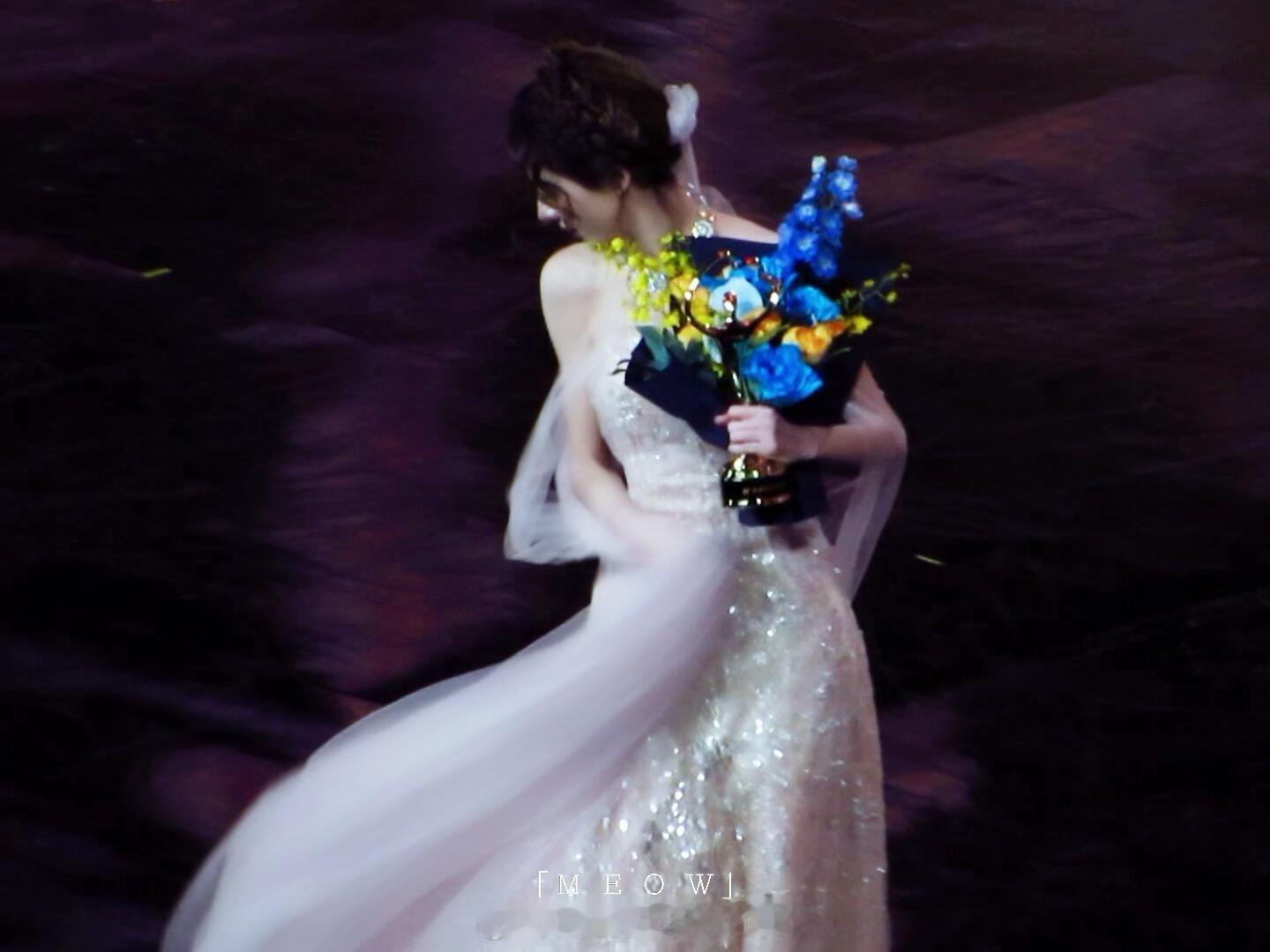 微博之夜发的张予曦越放大越心动是真的！张予曦这颜值是显微镜下都挑不出毛病的程度